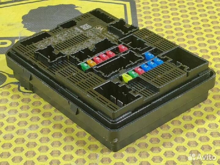 Блок предохранителей Nissan X-Trail