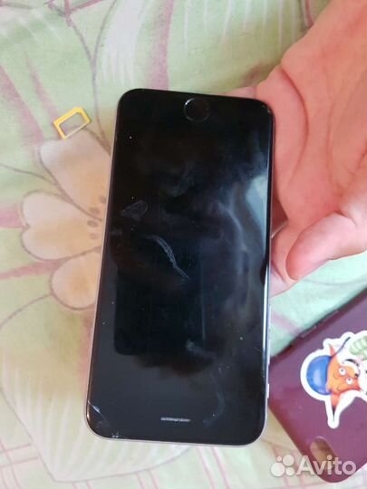 Телефон iPhone 6s