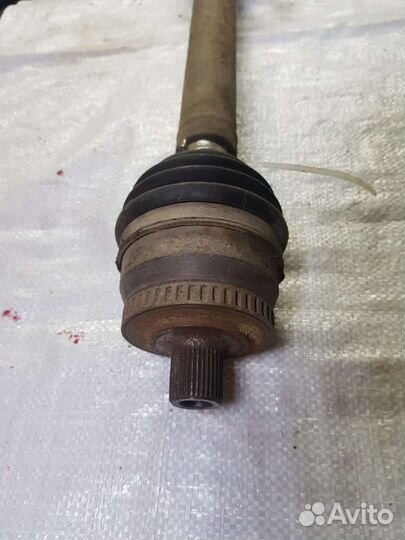 Полуось правая Vag пассат б5+. Шкода суперб