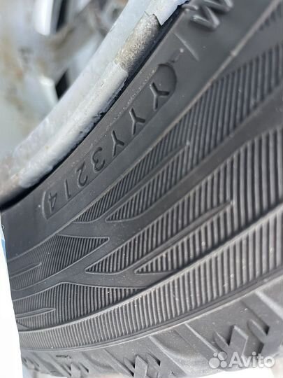 Yokohama Ice Guard IG55 215/55 R17 95T