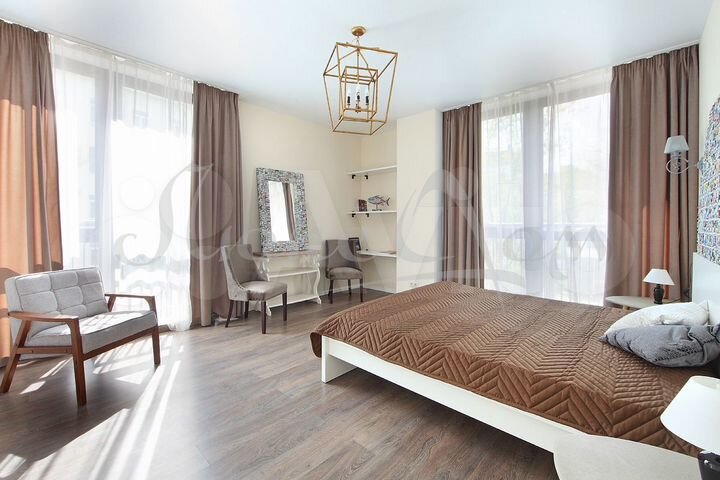 3-к. квартира, 110,8 м², 3/6 эт.