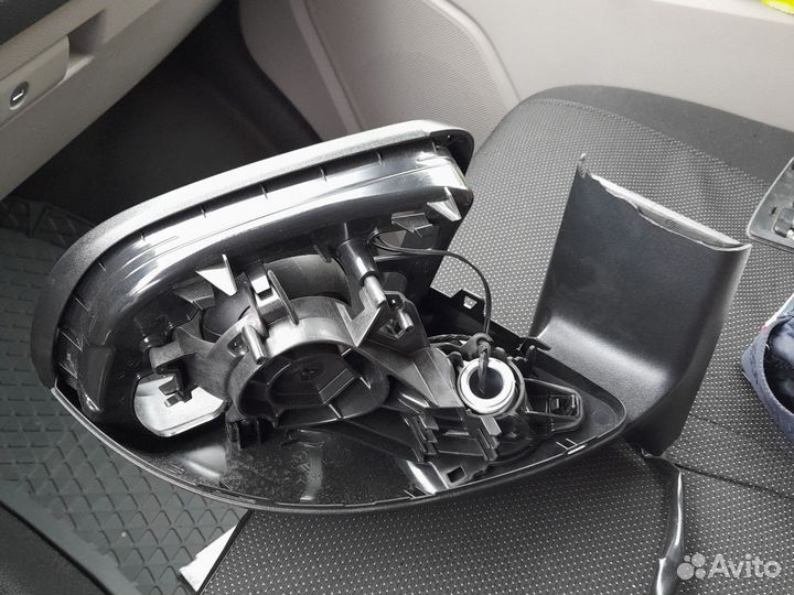 Mercedes v class 447 часть правого зеркала