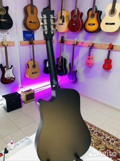 Гитара новая