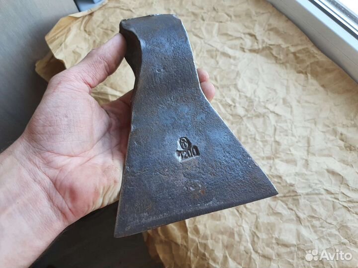 Топор труд вача