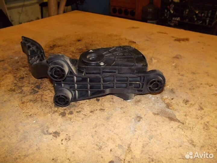 Педаль акселератора (Hyundai Solaris, Kia Rio)