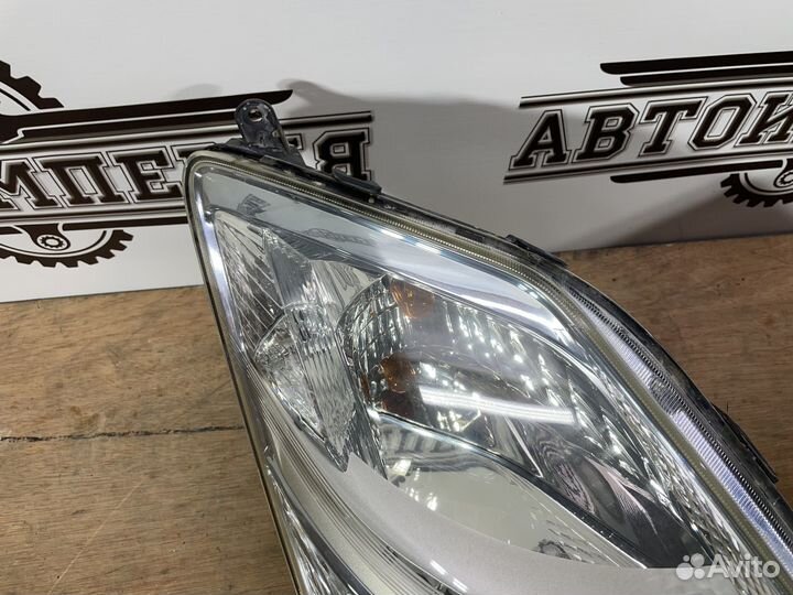 Фара передняя Toyota Prius 20 (xenon, Япония)