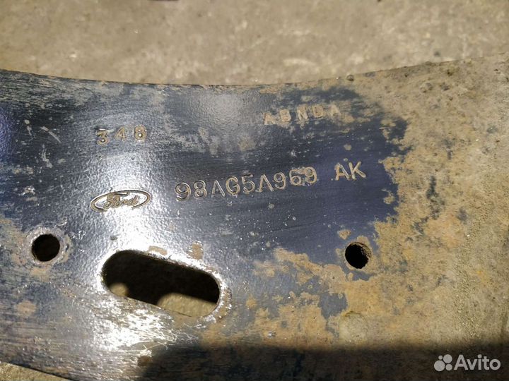 Кулак заднего колеса Форд Фокус 1 седан хэтчбек