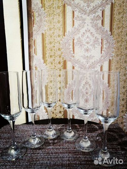 Набор бокалов для шампанского и вина новый