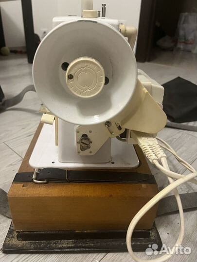 Швейная машина чайка 132м