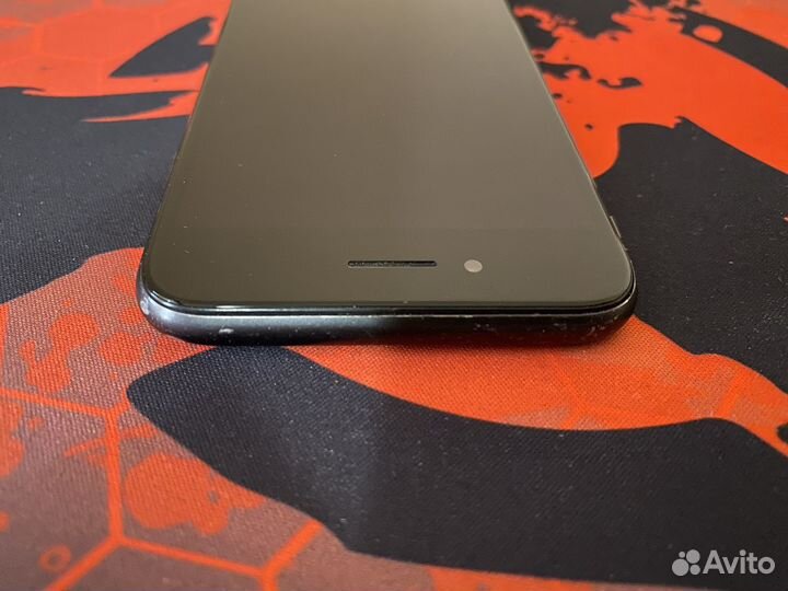Телефон iPhone 8 64 gb