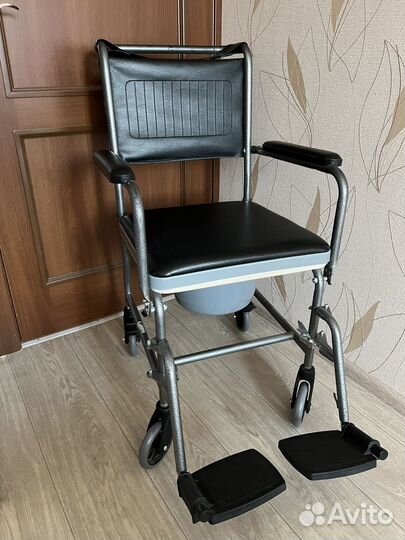 Кресло стул с санитарным оснащением