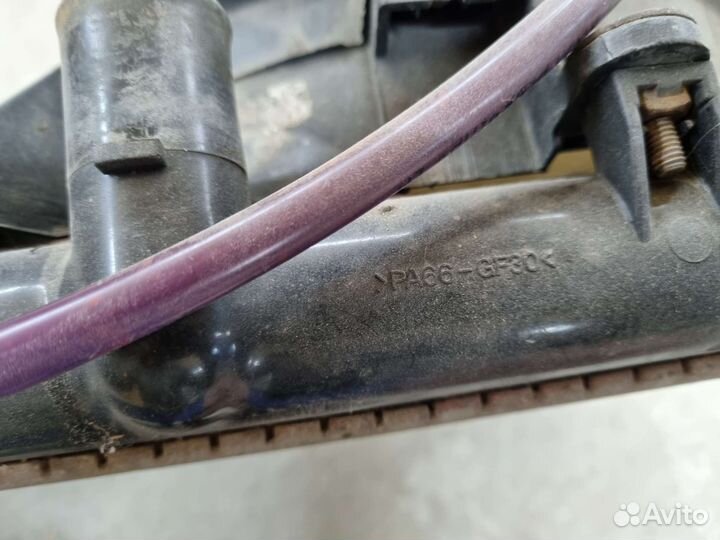 Радиатор охлаждения с вентилятором Kia Rio 1