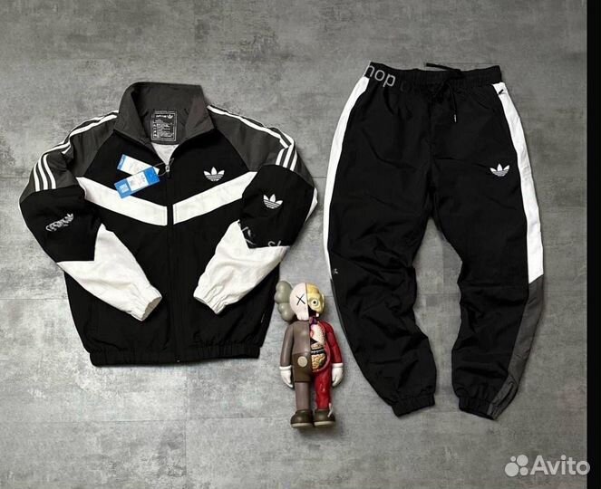 Спортивный костюм adidas