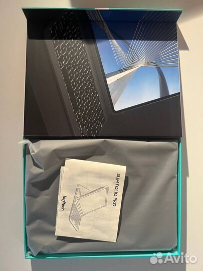 Logitech Slim Folio Pro для iPad 11