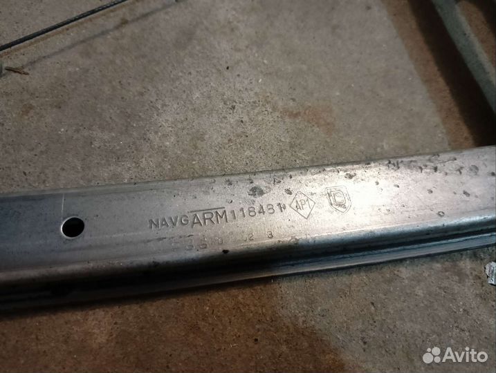 Пара стеклоподъемников передних на Рено Логан