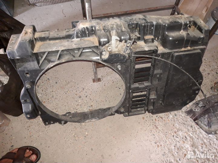 Суппорт радиатора диффузор пежо 407 В наличие