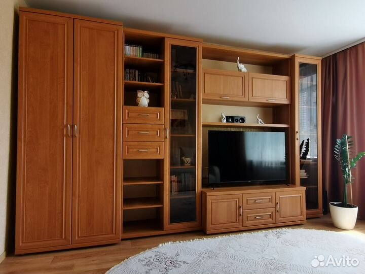 Стенка в гостиную