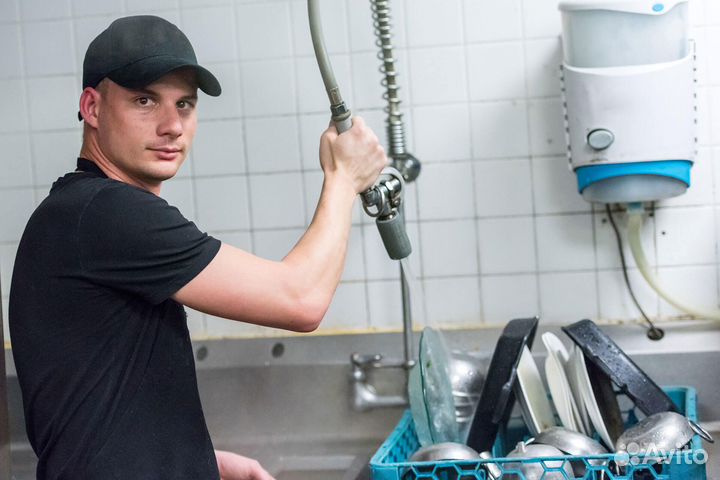 Вахта юг Посудомойщик Рабочий кухни