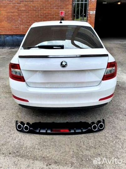 Диффузор на задний бампер Skoda Octavia A7