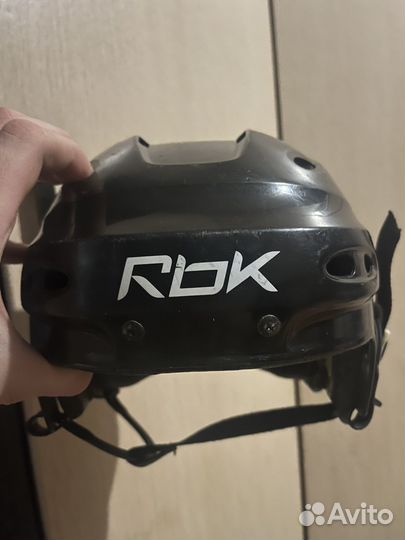 Хоккейный шлем