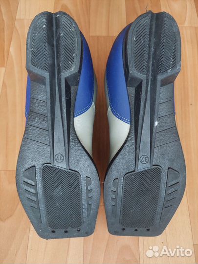 Лыжные ботинки 37 рр