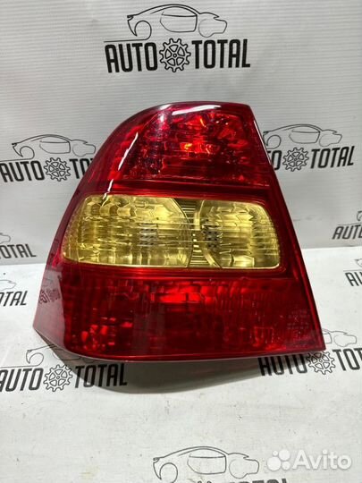Фонарь задний правый Toyota Corolla 120