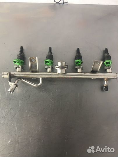 Топливная рампа Mercedes C-Class W203 M271 1.8I