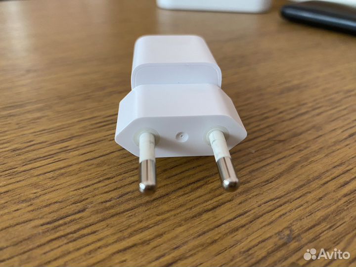 Зарядный блок iPhone