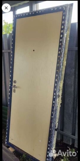 Дверь входная металлическая