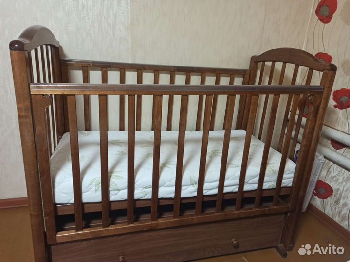 Детская кроватка