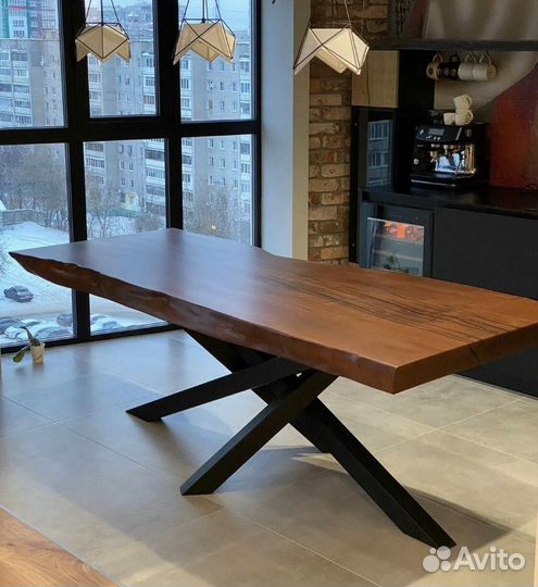 Обеденный стол