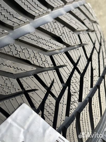 Hankook Winter I'Cept Evo 3 X W330A 275/40 R21 и 315/35 R21 111W