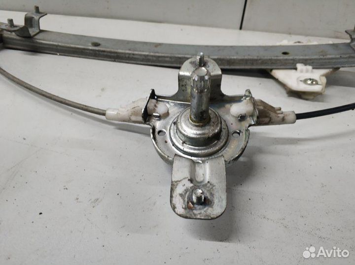 Стеклоподъемник задний левый Hyundai Solaris 1