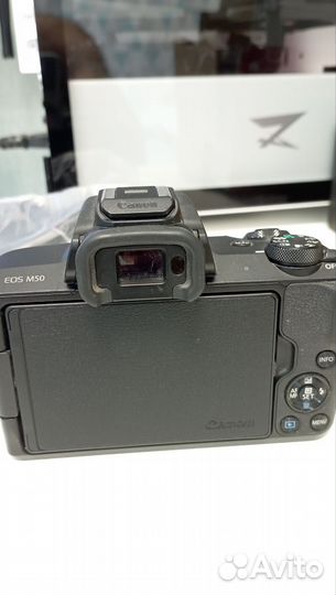 Беззеркальная камера Canon EOS M50 Kit 15-45mm IS