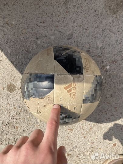 Футбольный мяч adidas telstar 2018