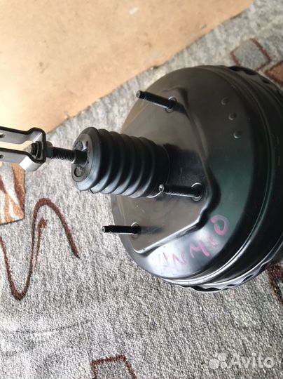 Запчасти на toyota isis