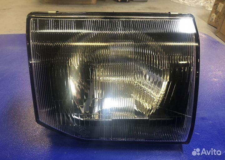 Фара правая Mitsubishi Pajero ll 1992-97