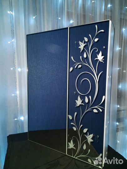 Шкафчик зеркальный