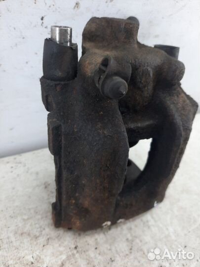 Суппорт тормозной задний левый Bmw X3 внедорожник