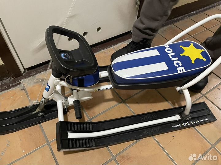 Детский снегокат со спинкой