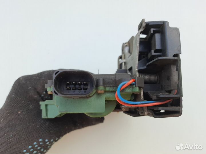 Замок передний левый Skoda Octavia A4 Golf 4