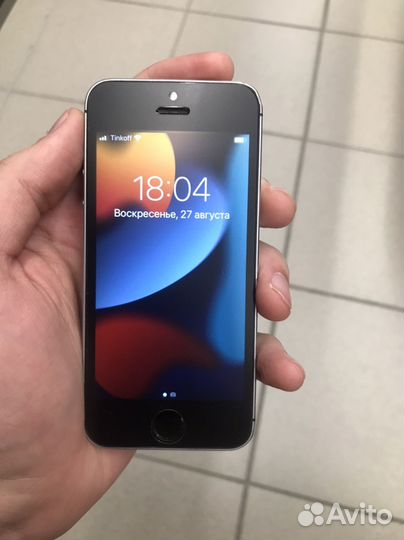Телефон iPhone se