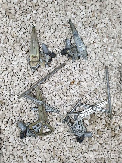 Стеклоподъемник задний Matrix Тойота Матрикс