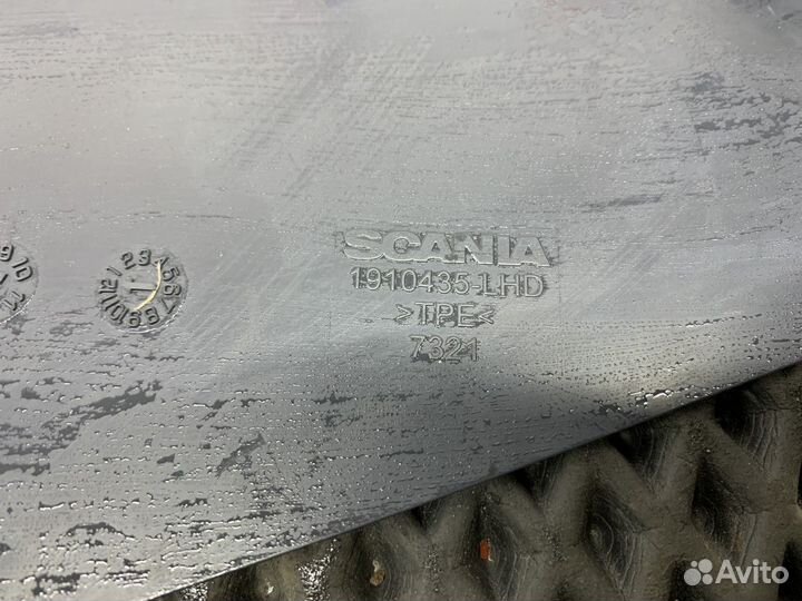 1910435 Коврик вещевого отделения Scania 5-series