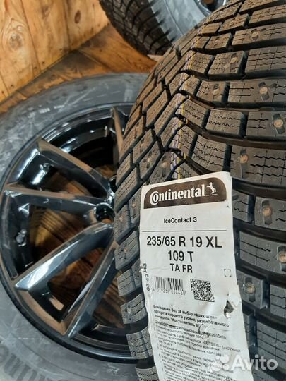 R19 Continental IceContact 3 235/65, PCD 5x120 DIA 72.6