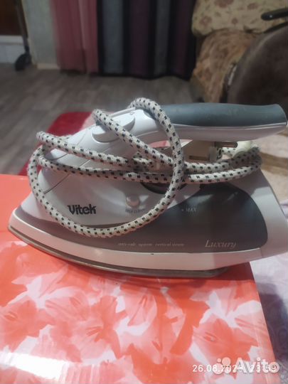Утюг Vitek