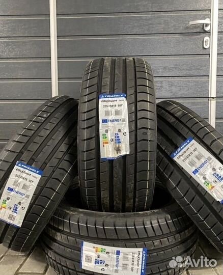 Triangle EffeXSport TH202 225/35 R20 90Y