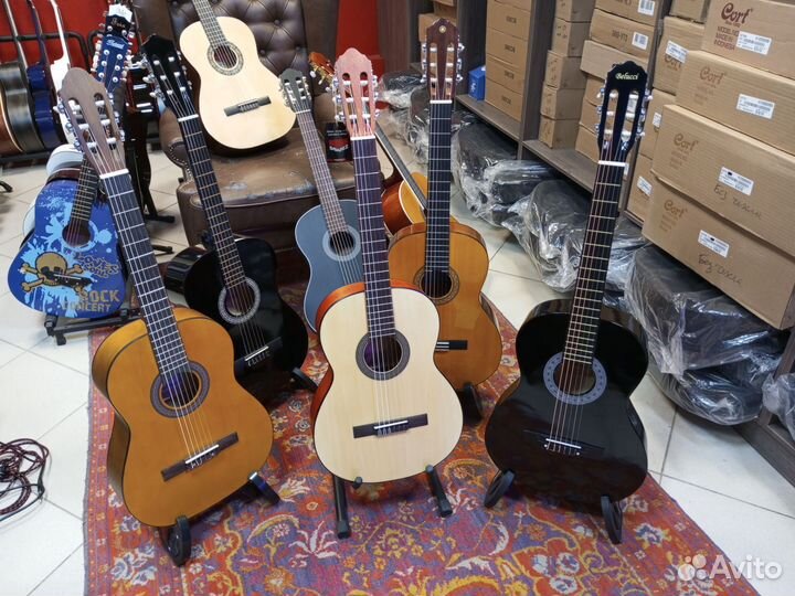 Гитара классическая полноразмерная 4/4