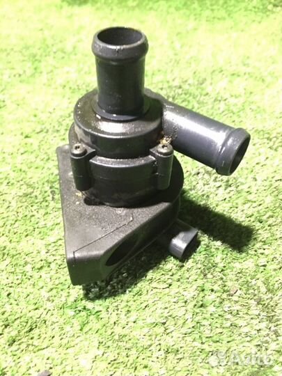 Насос водяной Volkswagen Tiguan CCZ 2012