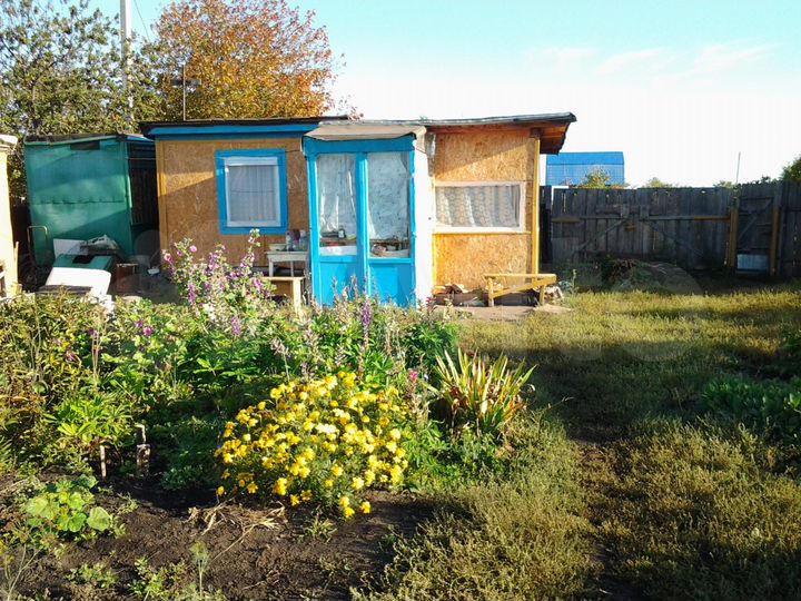 Дача 20 м² на участке 10 сот.